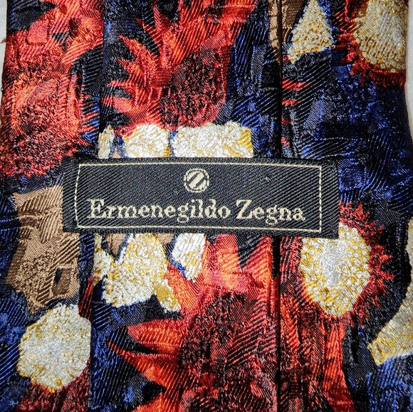 *Ermenegildo Zegna Red, Blue, & Cream Men's Tie* RET $250 - Picture 1 of 3